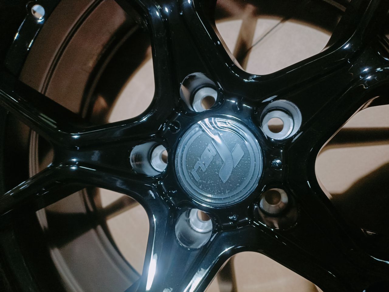 TISLI WHEEL CAPS